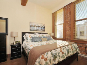 Gorgeous Luxury 2 Bedroom 2 Bath Condo In Old Town Victoria